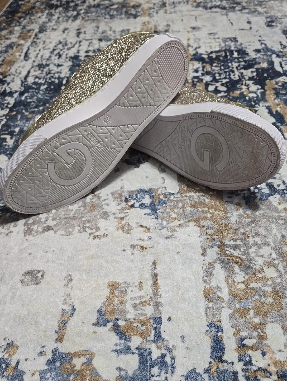 Guess Gold Glitter Sneakers Classic Style - Picture 3 of 9